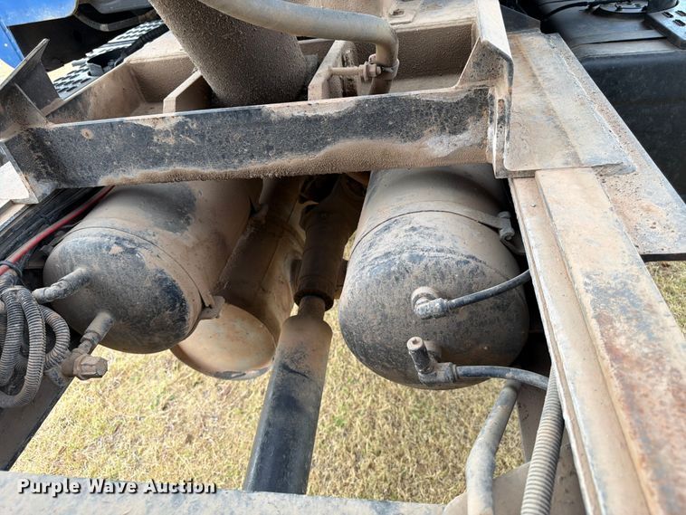 image for item EX0017 2002 GMC C7500 dump truck