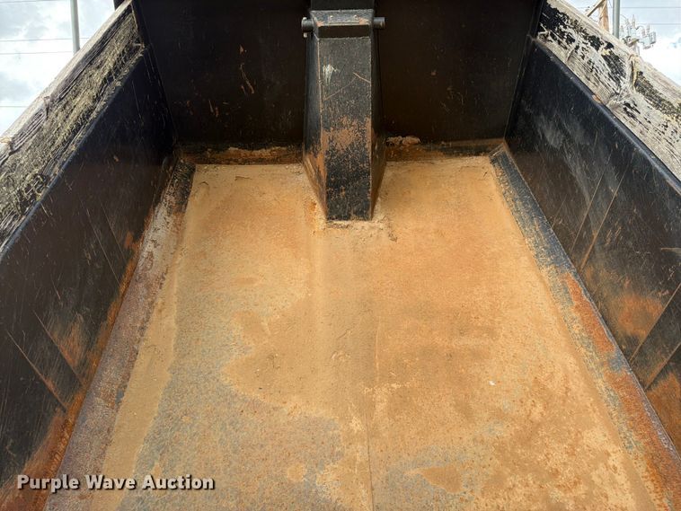 image for item EX0017 2002 GMC C7500 dump truck