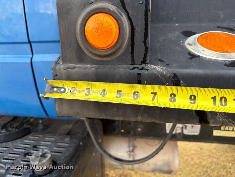 image for item EX0017 2002 GMC C7500 dump truck