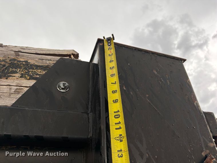 image for item EX0017 2002 GMC C7500 dump truck