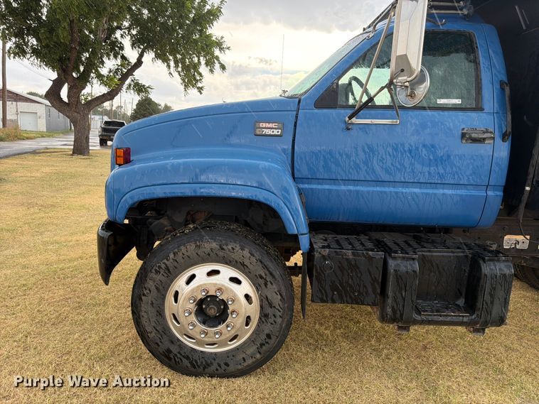 image for item EX0017 2002 GMC C7500 dump truck