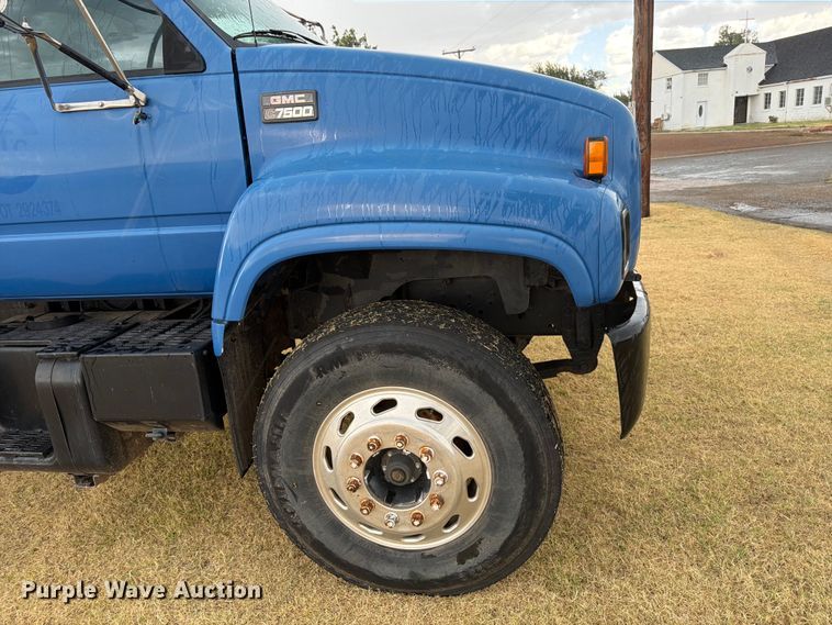 image for item EX0017 2002 GMC C7500 dump truck