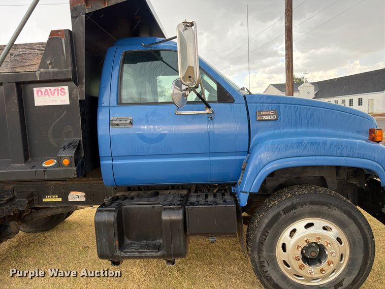 image for item EX0017 2002 GMC C7500 dump truck