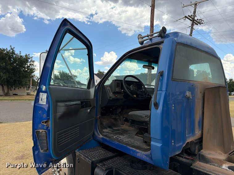 image for item EX0017 2002 GMC C7500 dump truck