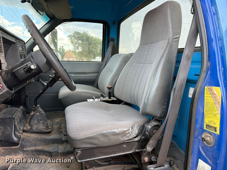 image for item EX0017 2002 GMC C7500 dump truck