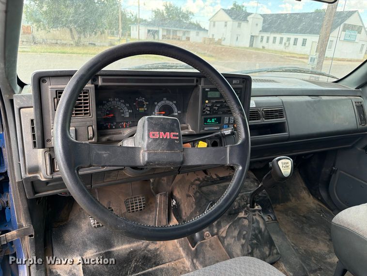 image for item EX0017 2002 GMC C7500 dump truck
