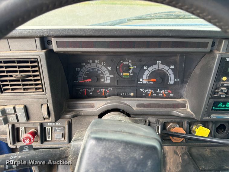 image for item EX0017 2002 GMC C7500 dump truck