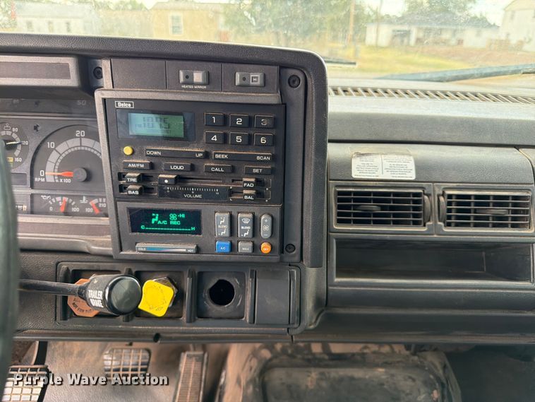 image for item EX0017 2002 GMC C7500 dump truck