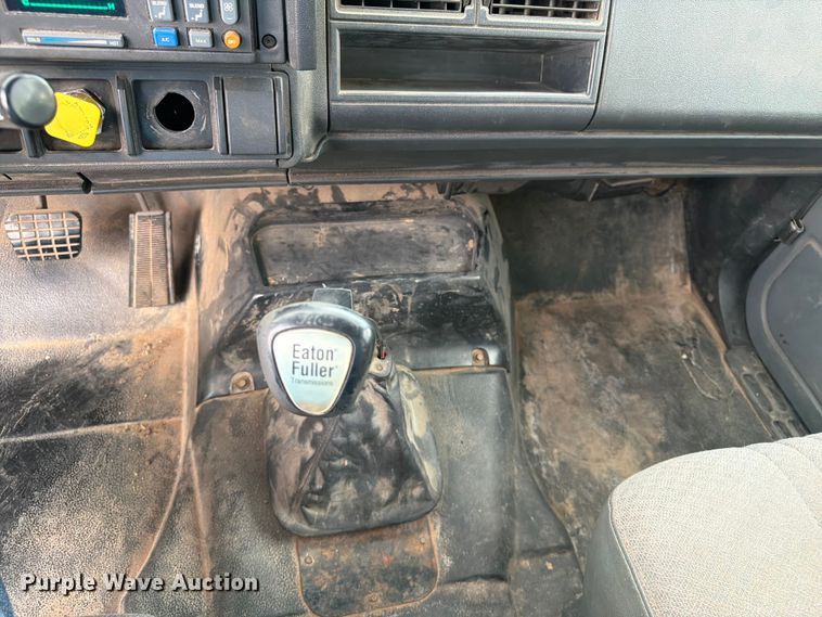 image for item EX0017 2002 GMC C7500 dump truck