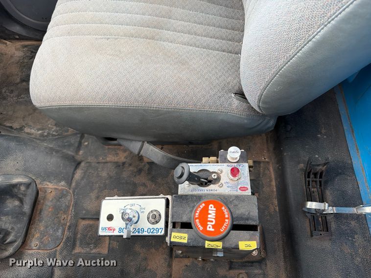 image for item EX0017 2002 GMC C7500 dump truck