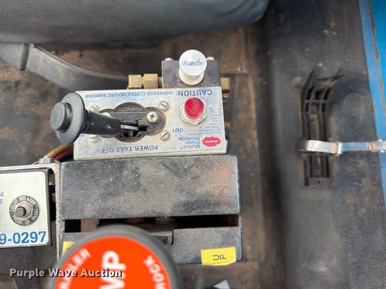 image for item EX0017 2002 GMC C7500 dump truck