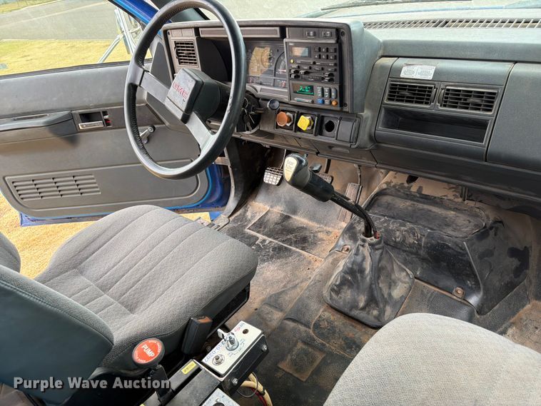 image for item EX0017 2002 GMC C7500 dump truck