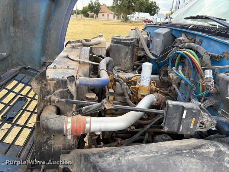 image for item EX0017 2002 GMC C7500 dump truck