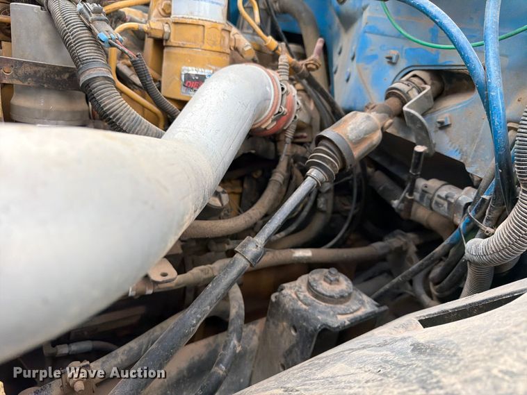 image for item EX0017 2002 GMC C7500 dump truck