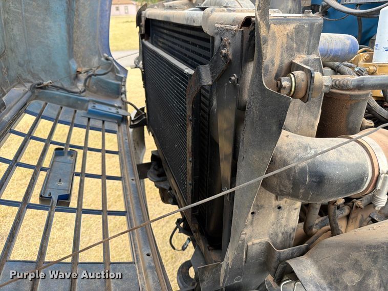 image for item EX0017 2002 GMC C7500 dump truck