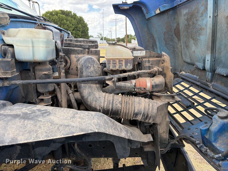 image for item EX0017 2002 GMC C7500 dump truck
