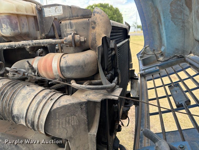 image for item EX0017 2002 GMC C7500 dump truck