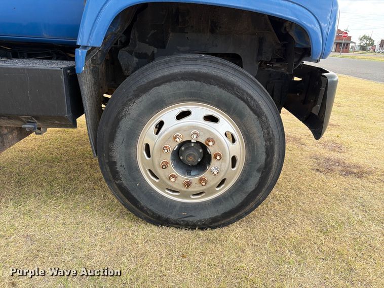 image for item EX0017 2002 GMC C7500 dump truck