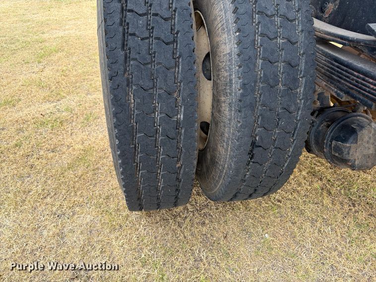 image for item EX0017 2002 GMC C7500 dump truck