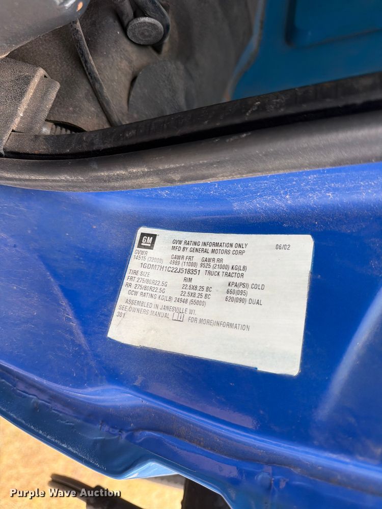 image for item EX0017 2002 GMC C7500 dump truck