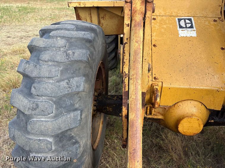 image for item EX0024 1981 Caterpillar 910 wheel loader