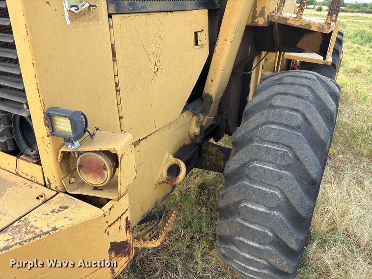 image for item EX0024 1981 Caterpillar 910 wheel loader