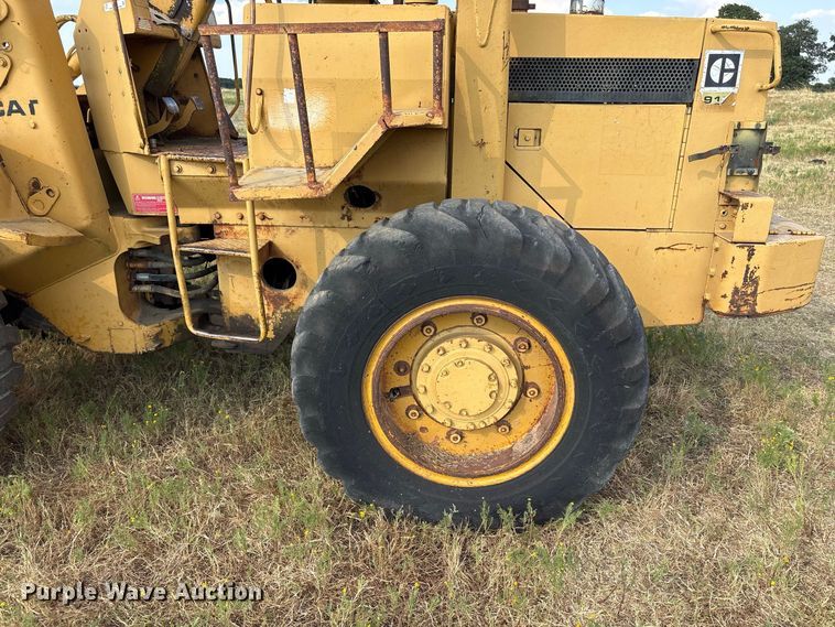 image for item EX0024 1981 Caterpillar 910 wheel loader