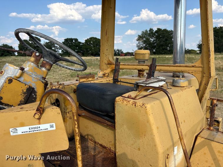 image for item EX0024 1981 Caterpillar 910 wheel loader
