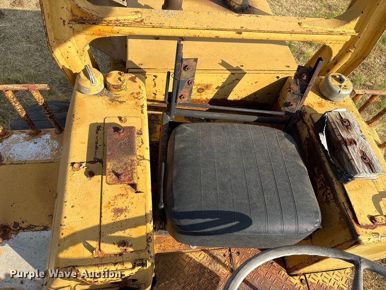 image for item EX0024 1981 Caterpillar 910 wheel loader