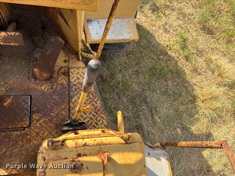 image for item EX0024 1981 Caterpillar 910 wheel loader