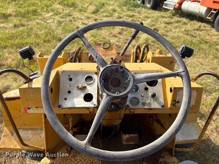 image for item EX0024 1981 Caterpillar 910 wheel loader