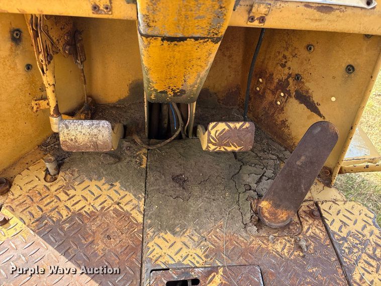 image for item EX0024 1981 Caterpillar 910 wheel loader