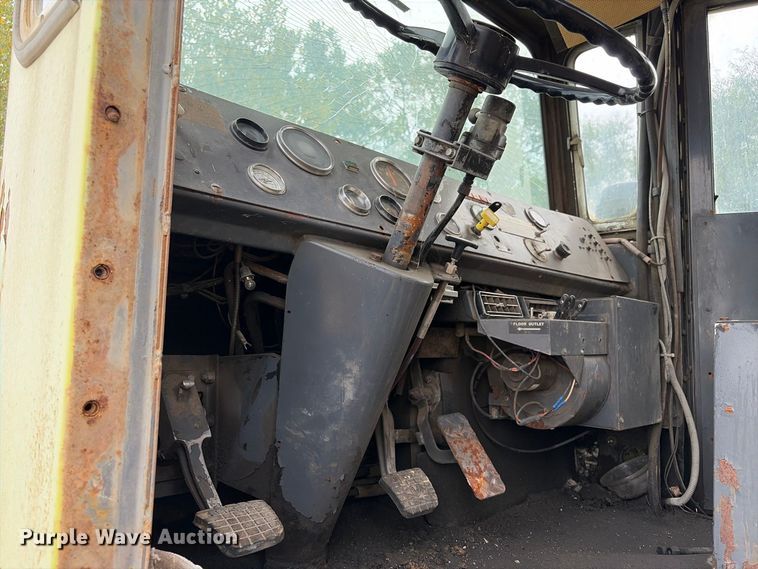 image for item EX2188 Euclid R25 haul truck