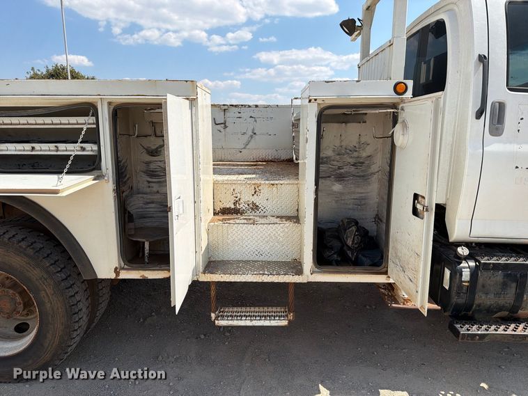 image for item EX4151 2006 Chevrolet C8500 bucket truck