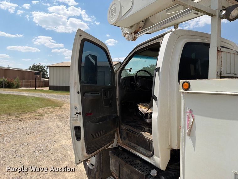 image for item EX4151 2006 Chevrolet C8500 bucket truck