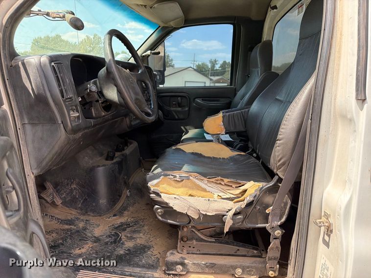 image for item EX4151 2006 Chevrolet C8500 bucket truck