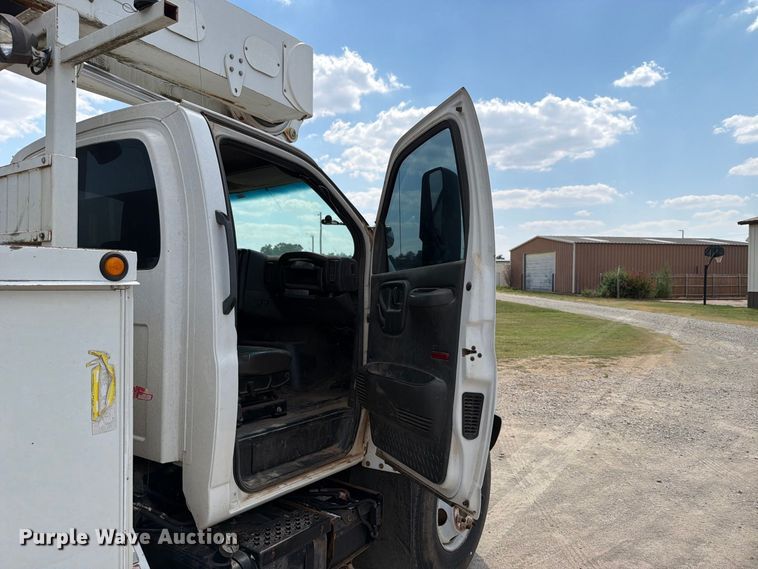 image for item EX4151 2006 Chevrolet C8500 bucket truck