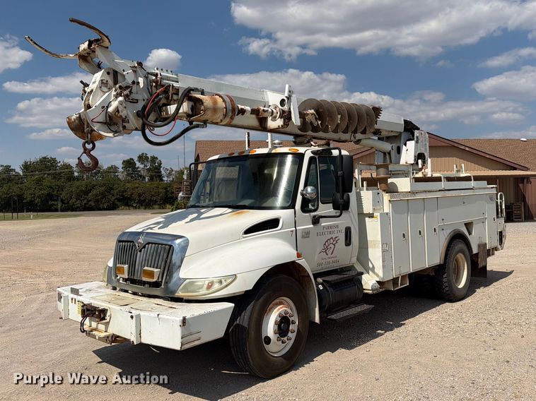 image for item EX4152 2005 International 4300 digger derrick truck