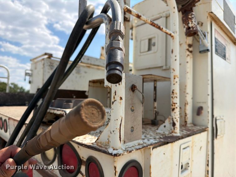 image for item EX4152 2005 International 4300 digger derrick truck