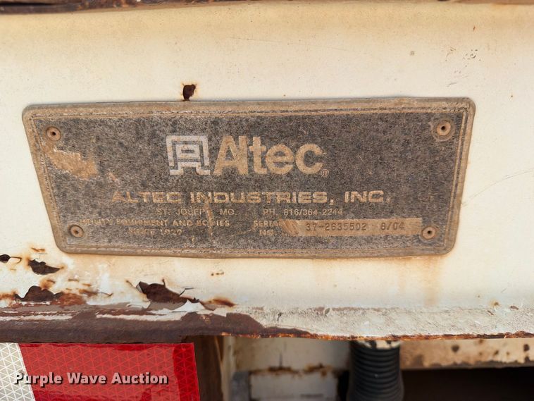 image for item EX4152 2005 International 4300 digger derrick truck