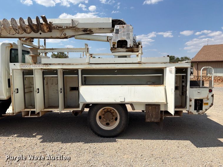 image for item EX4152 2005 International 4300 digger derrick truck