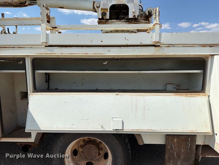 image for item EX4152 2005 International 4300 digger derrick truck