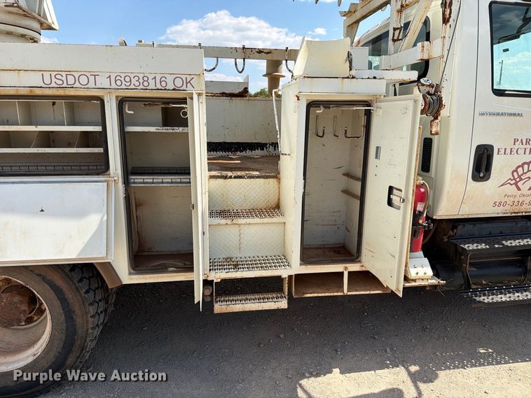 image for item EX4152 2005 International 4300 digger derrick truck