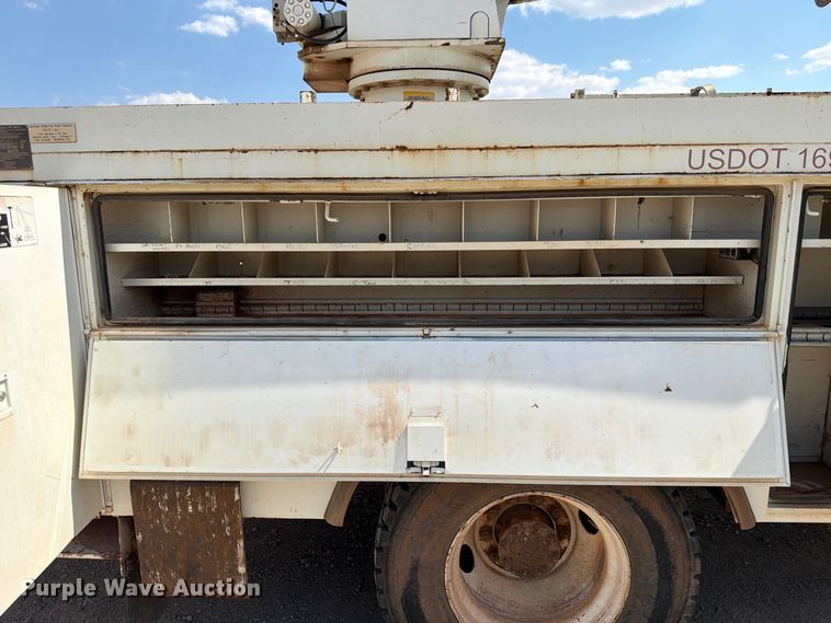image for item EX4152 2005 International 4300 digger derrick truck