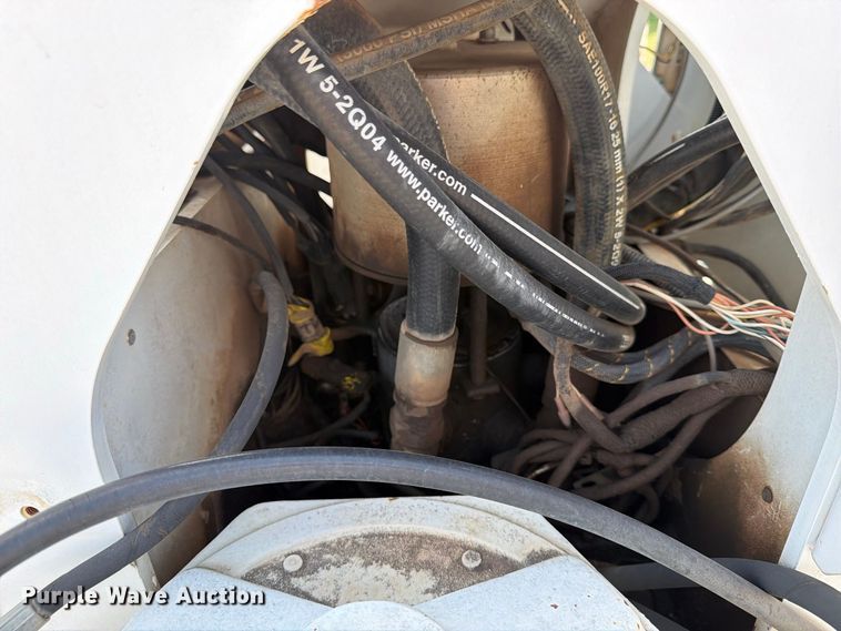 image for item EX4152 2005 International 4300 digger derrick truck
