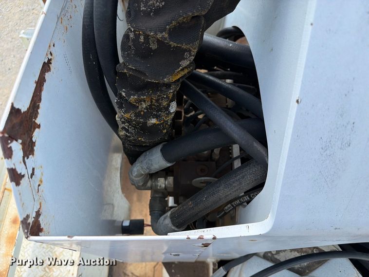 image for item EX4152 2005 International 4300 digger derrick truck