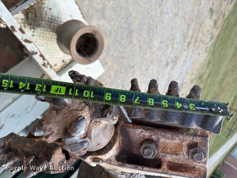 image for item EX4152 2005 International 4300 digger derrick truck
