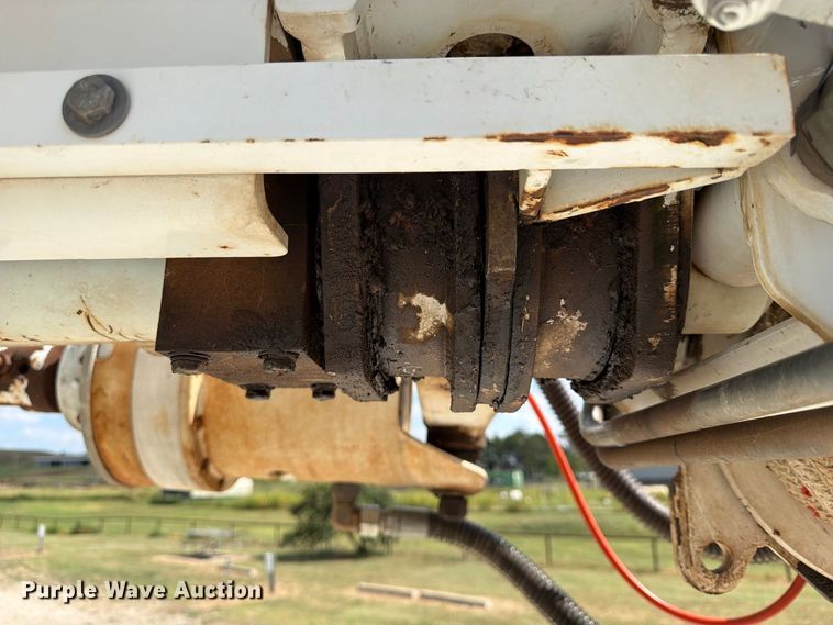 image for item EX4152 2005 International 4300 digger derrick truck
