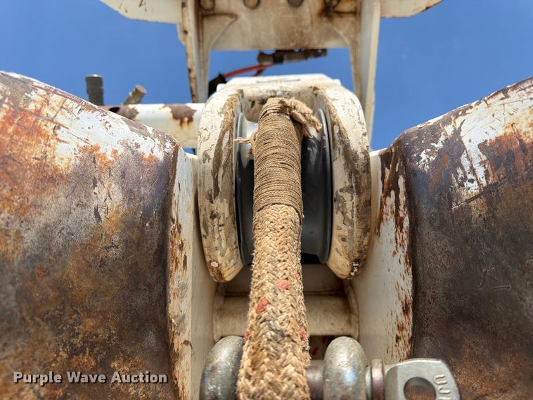 image for item EX4152 2005 International 4300 digger derrick truck