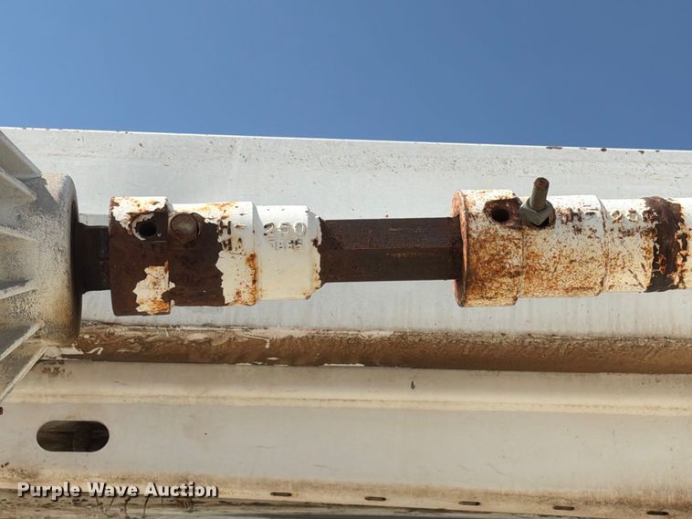 image for item EX4152 2005 International 4300 digger derrick truck